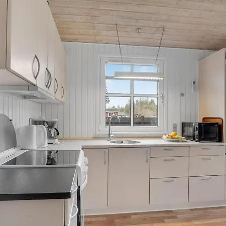 3 Bedroom Beautiful In * Hojslev