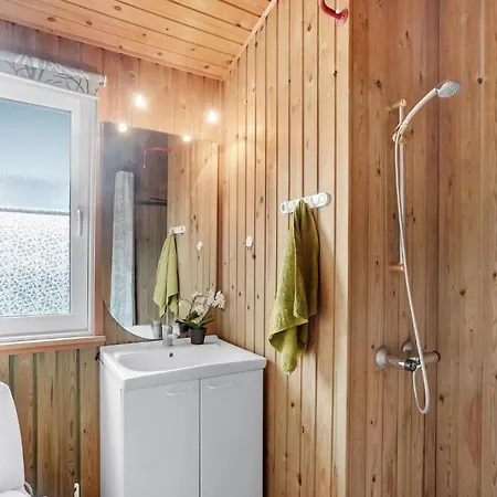 3 Bedroom Beautiful In Hébergement de vacances *