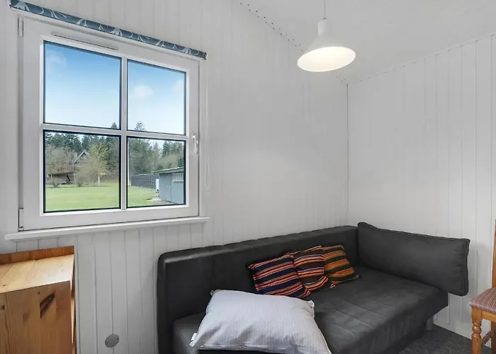 3 Bedroom Beautiful In Hojslev