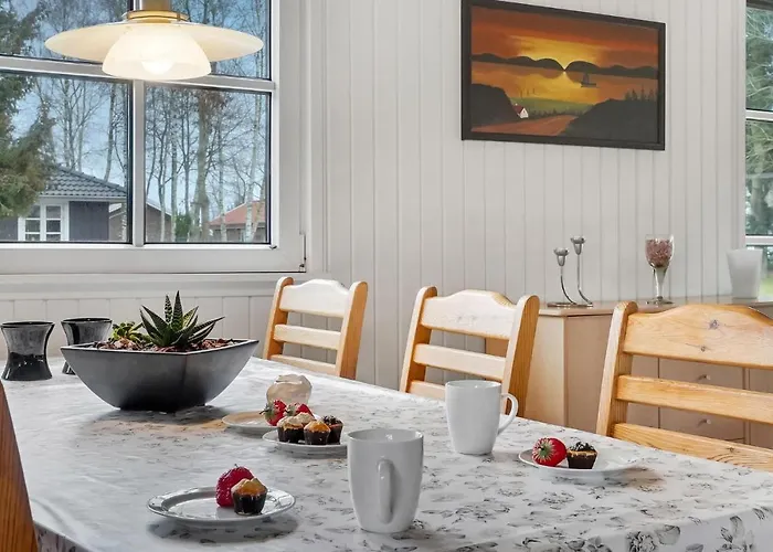 3 Bedroom Beautiful In Дом отдыха Hojslev
