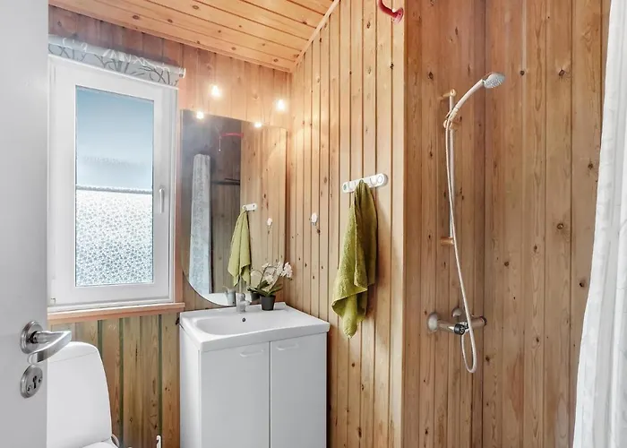 3 Bedroom Beautiful In Дом отдыха *
